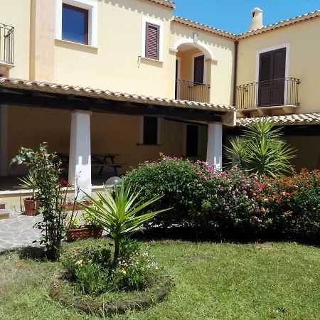 Casa Il Cortile Fiorito Apartman Tortolì Kültér fotó