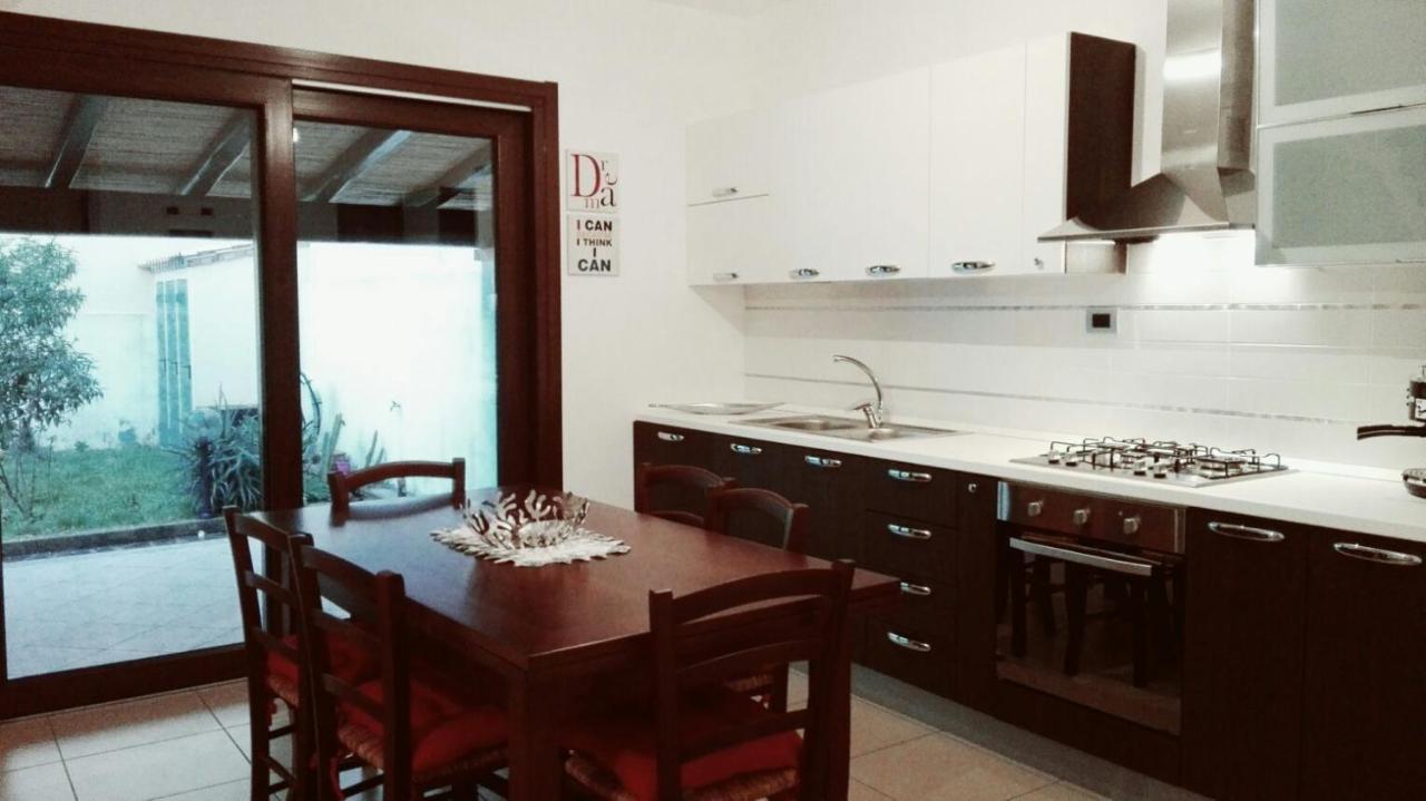 Casa Il Cortile Fiorito Apartman Tortolì Kültér fotó