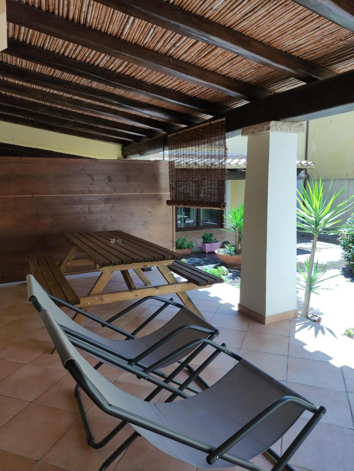 Casa Il Cortile Fiorito Apartman Tortolì Kültér fotó